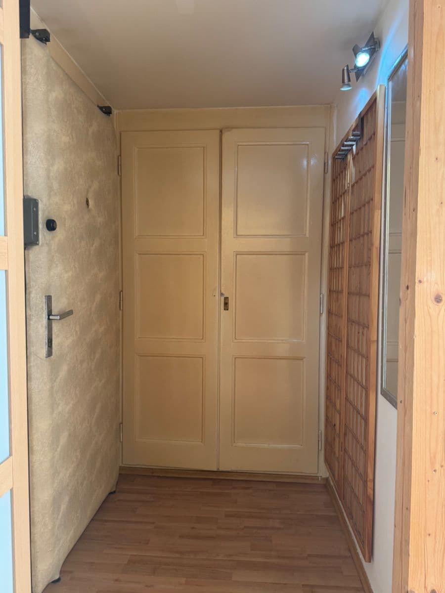 Pronájem bytu 1+1 46 m², Písecká, Praha, Praha Pronájem bytu 1+1 46 m², Písecká, Praha, Praha