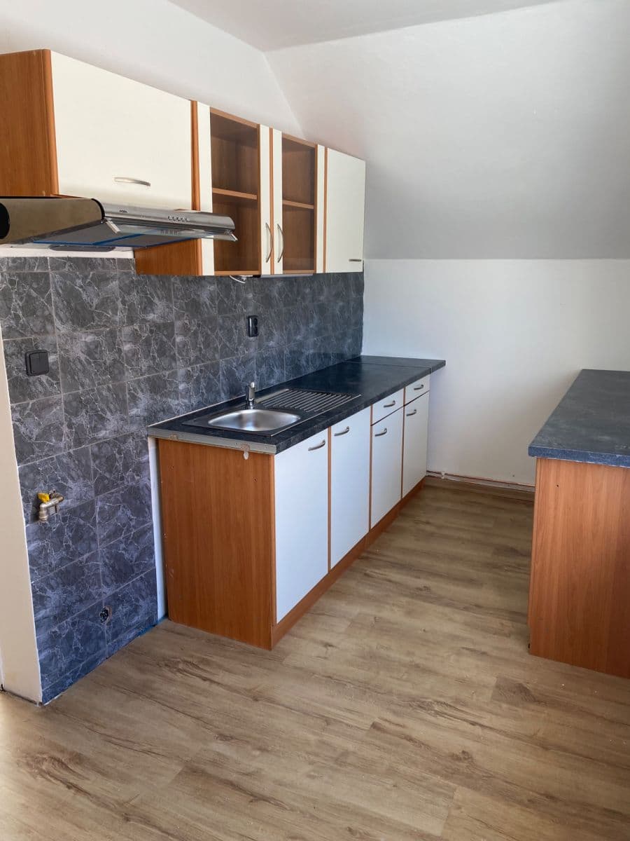 Pronájem bytu 3+1 104 m², Tovární, Dubí, Ústecký kraj Pronájem bytu 3+1 104 m², Tovární, Dubí, Ústecký kraj
