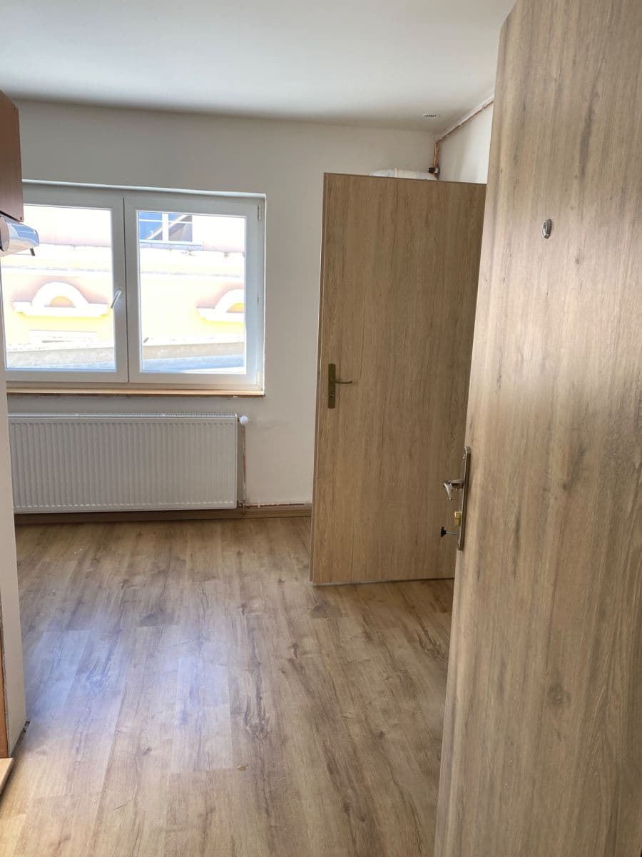 Pronájem bytu 3+1 104 m², Tovární, Dubí, Ústecký kraj Pronájem bytu 3+1 104 m², Tovární, Dubí, Ústecký kraj