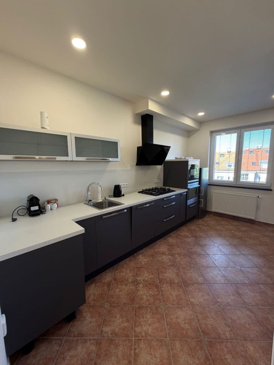 Pronájem bytu 2+kk 59 m², Nad Šutkou, Praha, Praha Pronájem bytu 2+kk 59 m², Nad Šutkou, Praha, Praha