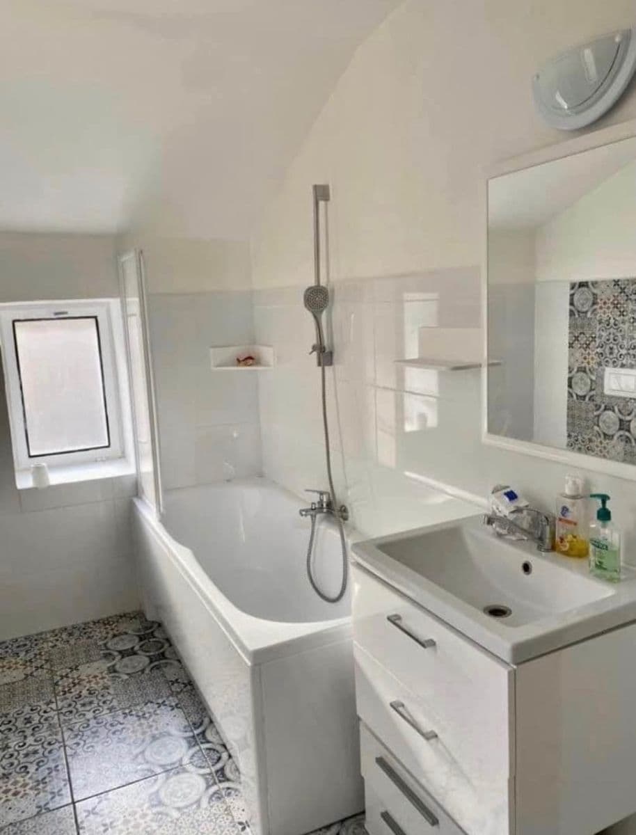 Pronájem bytu 1+kk 39 m², Západní, Karlovy Vary, Karlovarský kraj Pronájem bytu 1+kk 39 m², Západní, Karlovy Vary, Karlovarský kraj