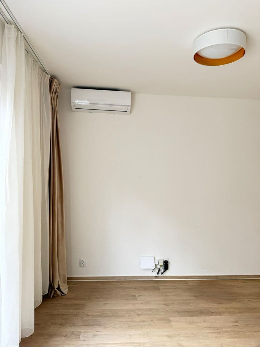 Pronájem bytu 2+kk 119 m², Sportovní, Brno, Jihomoravský kraj Pronájem bytu 2+kk 119 m², Sportovní, Brno, Jihomoravský kraj