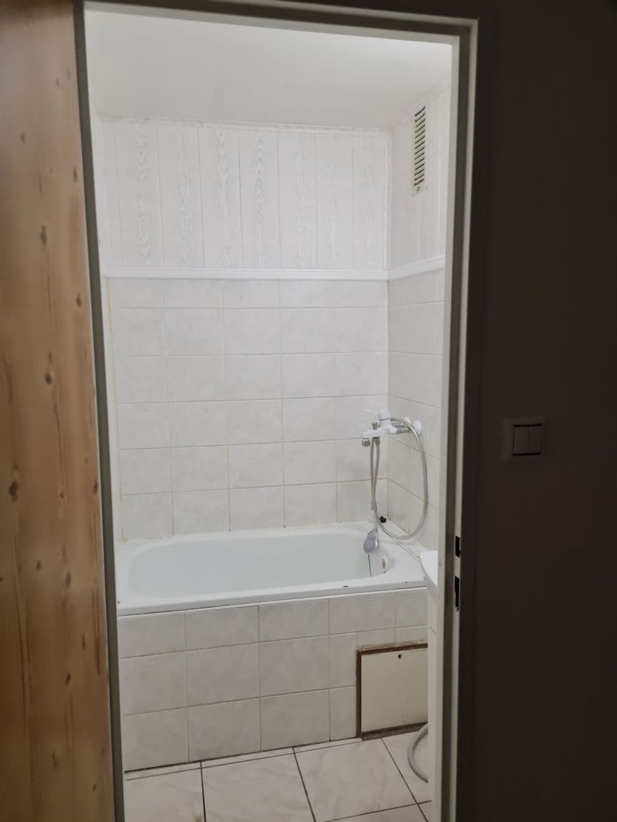 Pronájem bytu 2+kk 41 m², Na Výsluní, Neratovice, Středočeský kraj Pronájem bytu 2+kk 41 m², Na Výsluní, Neratovice, Středočeský kraj