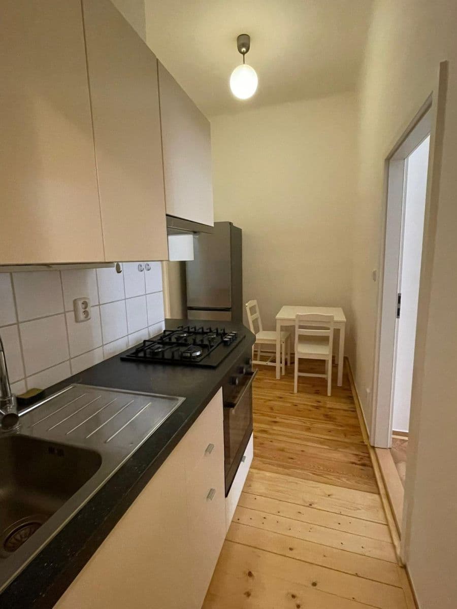 Pronájem bytu 1+1 38 m², Řipská, Praha, Praha Pronájem bytu 1+1 38 m², Řipská, Praha, Praha