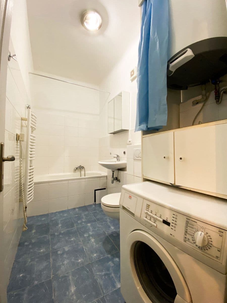 Pronájem bytu 2+kk 40 m², U Santošky, Praha, Praha Pronájem bytu 2+kk 40 m², U Santošky, Praha, Praha