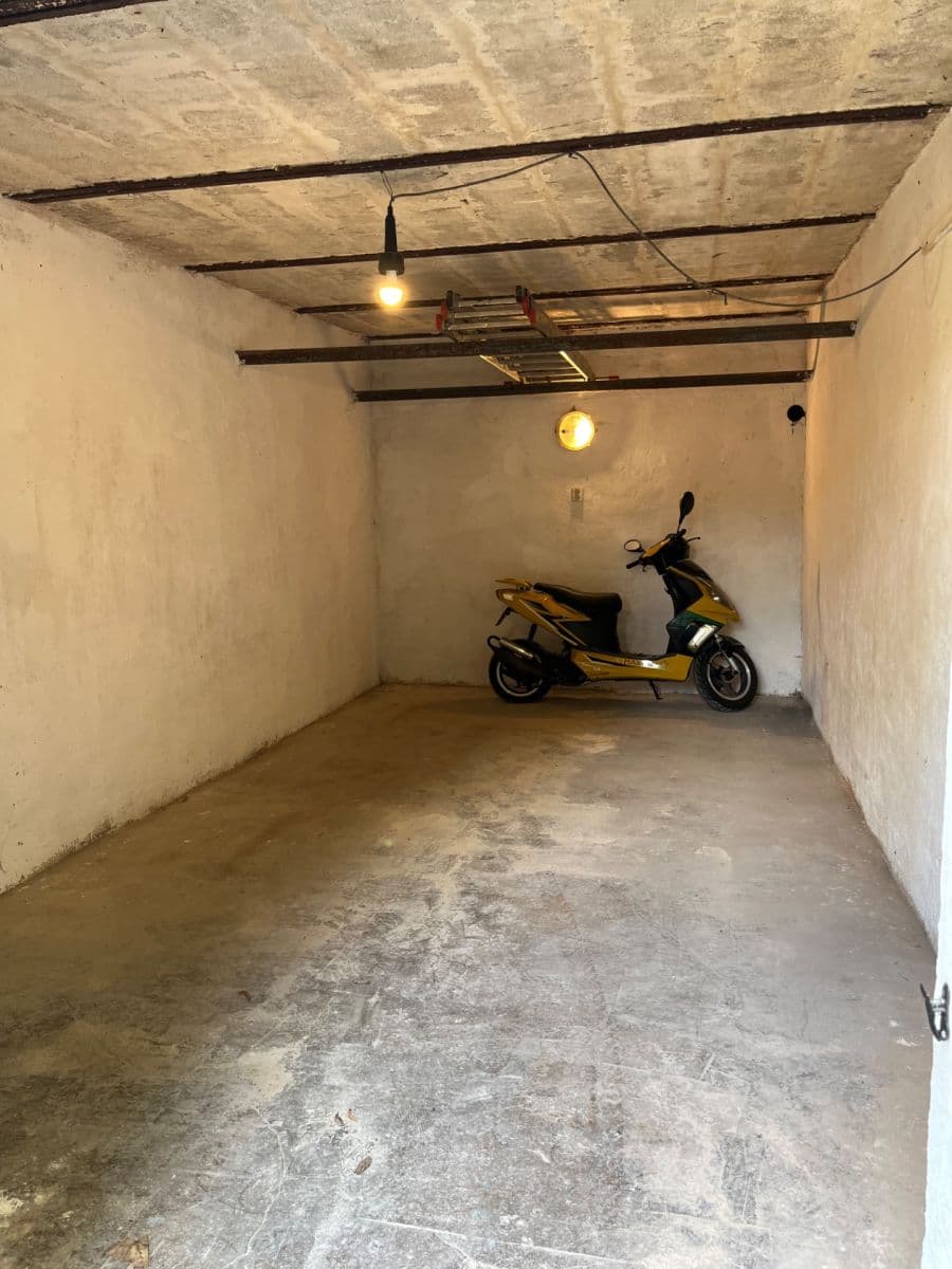 Prodej garáže 16 m², Bráfova, Brno, Jihomoravský kraj Prodej garáže 16 m², Bráfova, Brno, Jihomoravský kraj