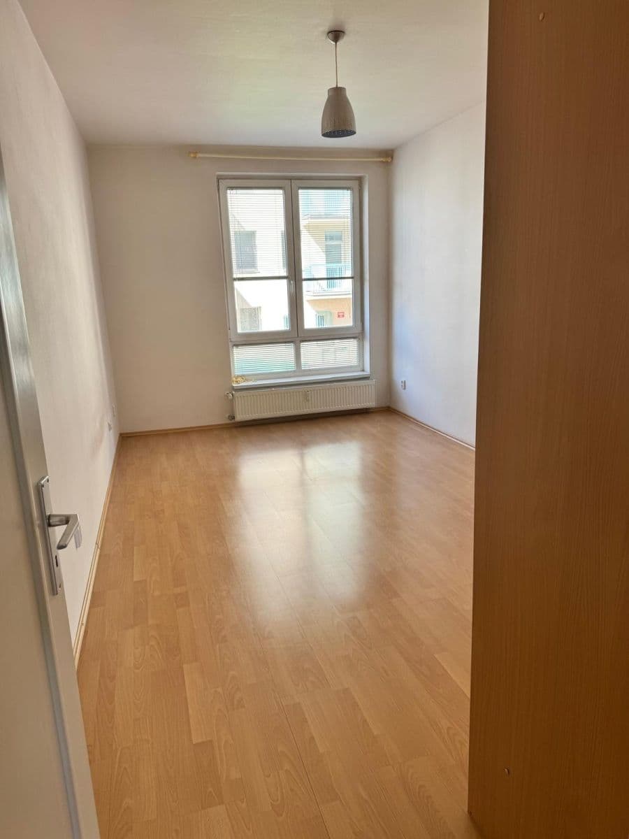 Pronájem bytu 2+kk 57 m², Za černým mostem, Praha, Praha Pronájem bytu 2+kk 57 m², Za černým mostem, Praha, Praha