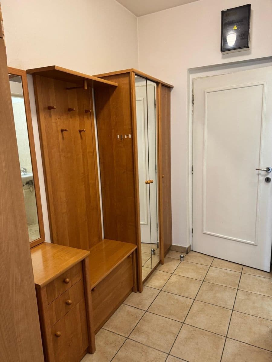 Pronájem bytu 2+kk 57 m², Za černým mostem, Praha, Praha Pronájem bytu 2+kk 57 m², Za černým mostem, Praha, Praha
