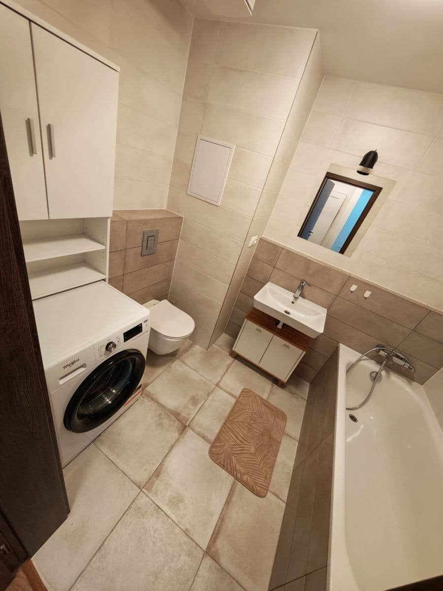 Pronájem bytu 2+1 55 m², Ružinov, Bratislavský kraj Pronájem bytu 2+1 55 m², Ružinov, Bratislavský kraj
