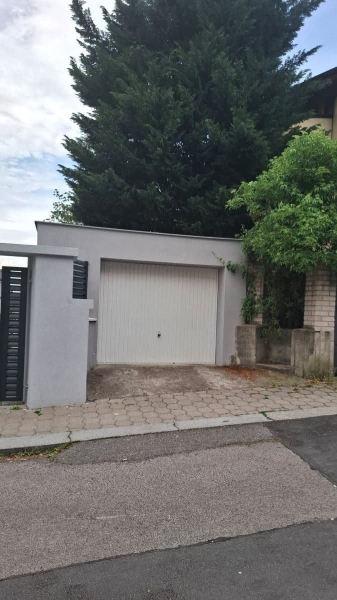 Pronájem garáže 20 m², Praha, Praha Pronájem garáže 20 m², Praha, Praha