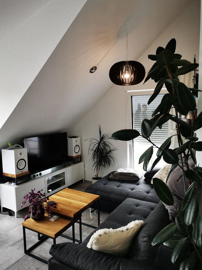 Pronájem bytu 2+kk 85 m², Reutlingen, Bádensko-Württembersko Pronájem bytu 2+kk 85 m², Reutlingen, Bádensko-Württembersko