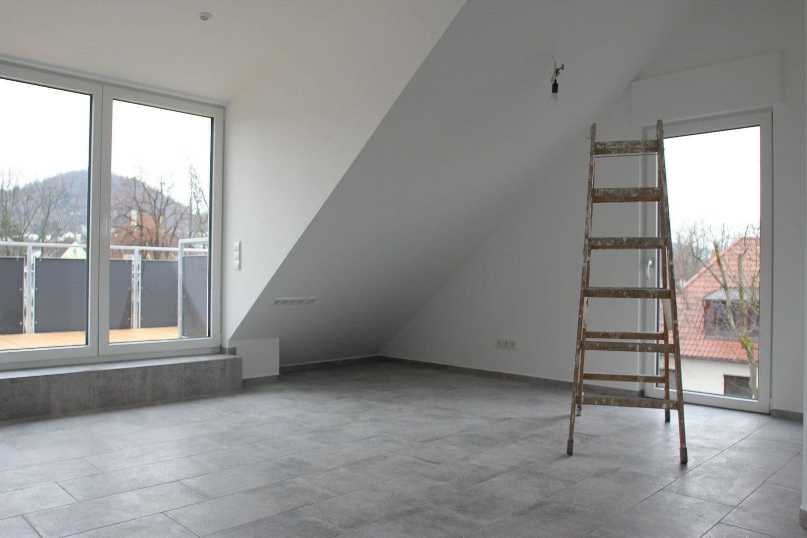 Pronájem bytu 2+kk 85 m², Reutlingen, Bádensko-Württembersko Pronájem bytu 2+kk 85 m², Reutlingen, Bádensko-Württembersko