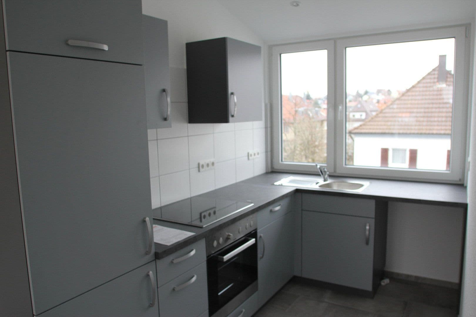 Pronájem bytu 2+kk 85 m², Reutlingen, Bádensko-Württembersko Pronájem bytu 2+kk 85 m², Reutlingen, Bádensko-Württembersko