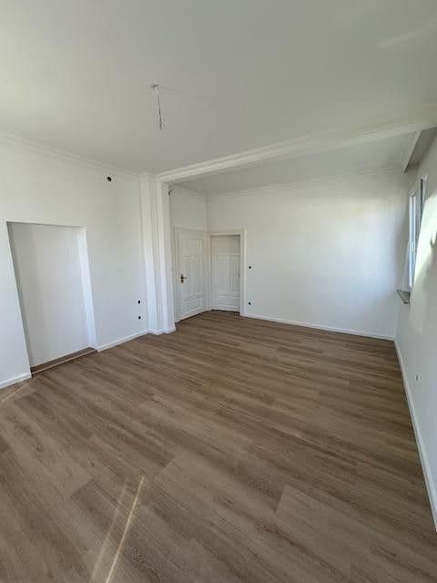 Pronájem bytu 3+1 90 m², Waldstromerstr. 18, Nürnberg, Bavorsko Pronájem bytu 3+1 90 m², Waldstromerstr. 18, Nürnberg, Bavorsko