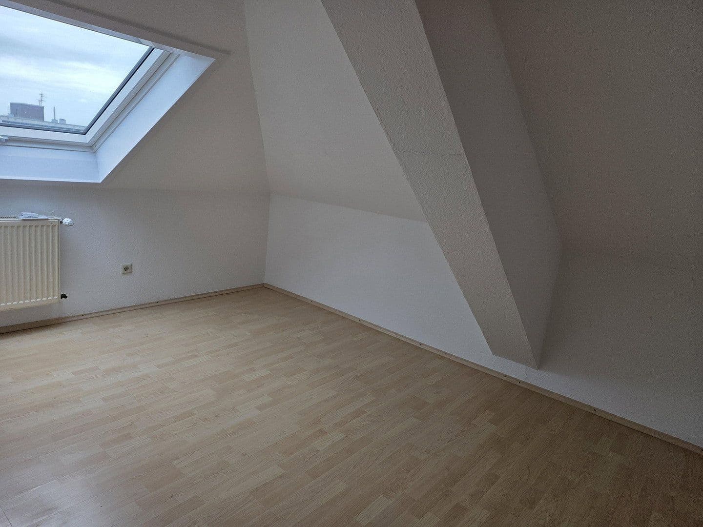 Pronájem bytu 3+1 65 m², Landau, Porýní-Falc Pronájem bytu 3+1 65 m², Landau, Porýní-Falc