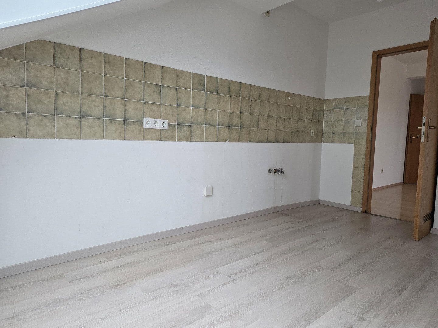 Pronájem bytu 3+1 65 m², Landau, Porýní-Falc Pronájem bytu 3+1 65 m², Landau, Porýní-Falc