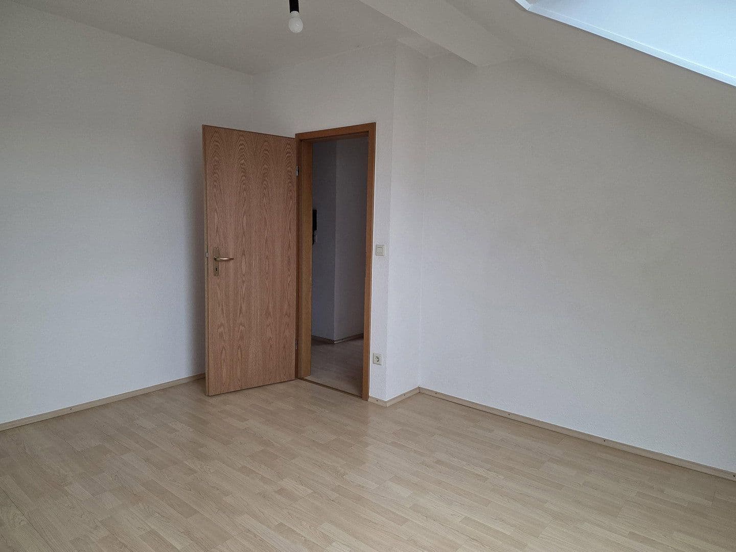 Pronájem bytu 3+1 65 m², Landau, Porýní-Falc Pronájem bytu 3+1 65 m², Landau, Porýní-Falc