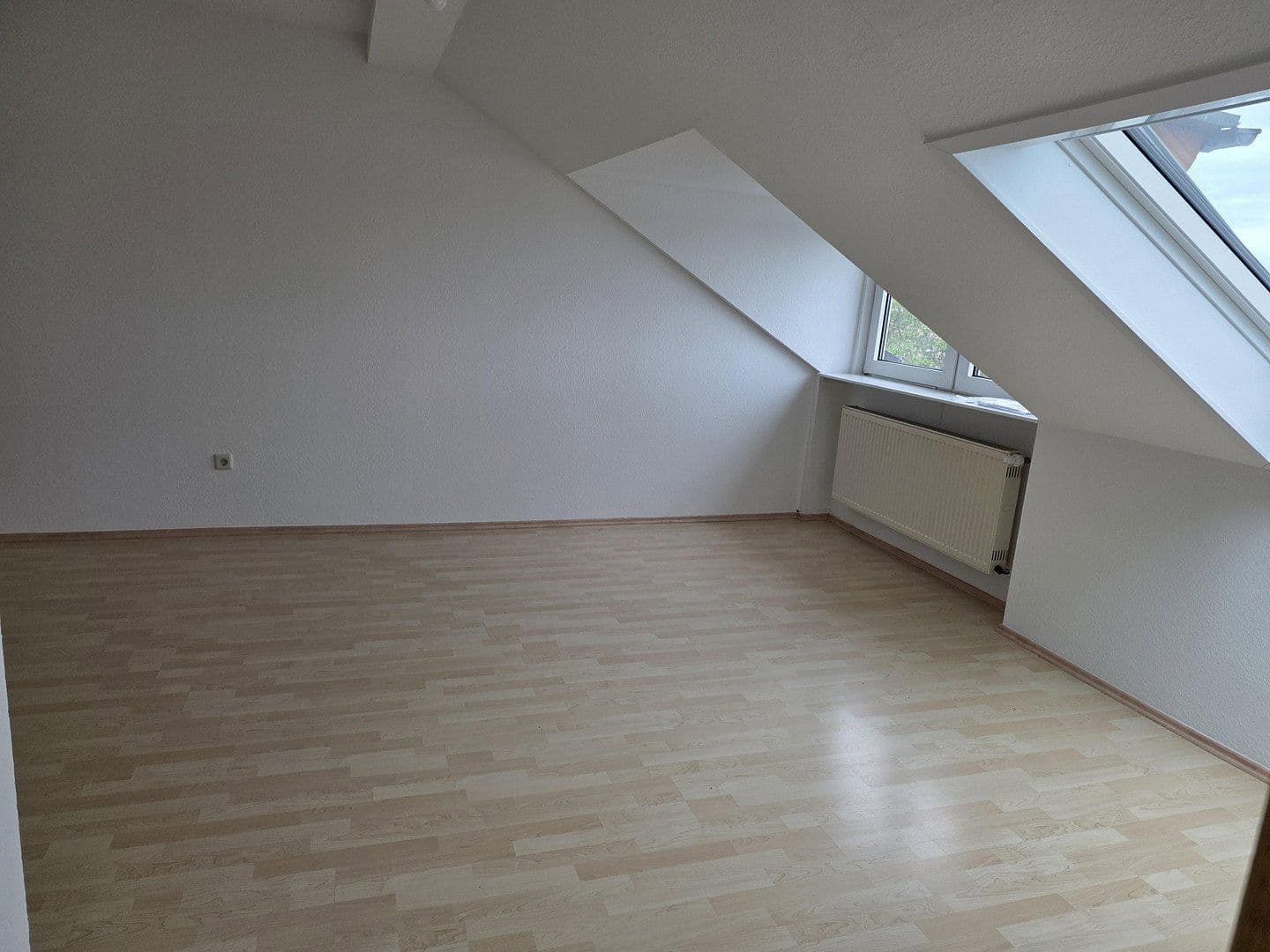 Pronájem bytu 3+1 65 m², Landau, Porýní-Falc Pronájem bytu 3+1 65 m², Landau, Porýní-Falc