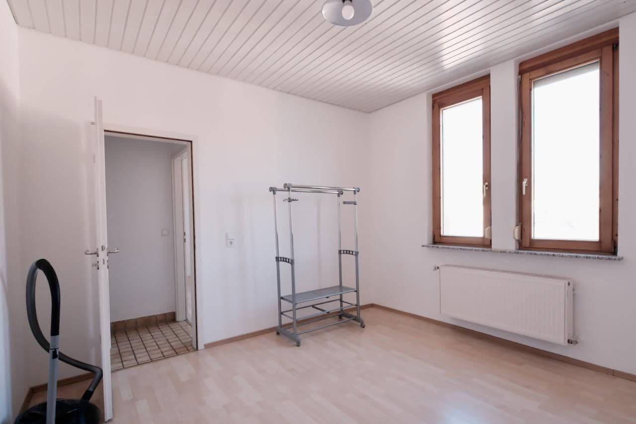 Pronájem bytu 4+1 80 m², Stuttgart, Bádensko-Württembersko Pronájem bytu 4+1 80 m², Stuttgart, Bádensko-Württembersko