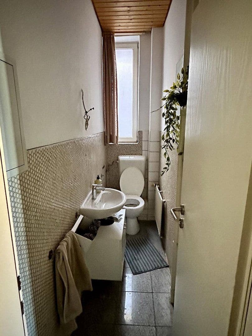 Pronájem bytu 4+1 80 m², Stuttgart, Bádensko-Württembersko Pronájem bytu 4+1 80 m², Stuttgart, Bádensko-Württembersko