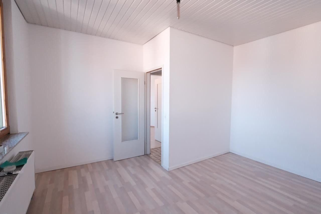 Pronájem bytu 4+1 80 m², Stuttgart, Bádensko-Württembersko Pronájem bytu 4+1 80 m², Stuttgart, Bádensko-Württembersko