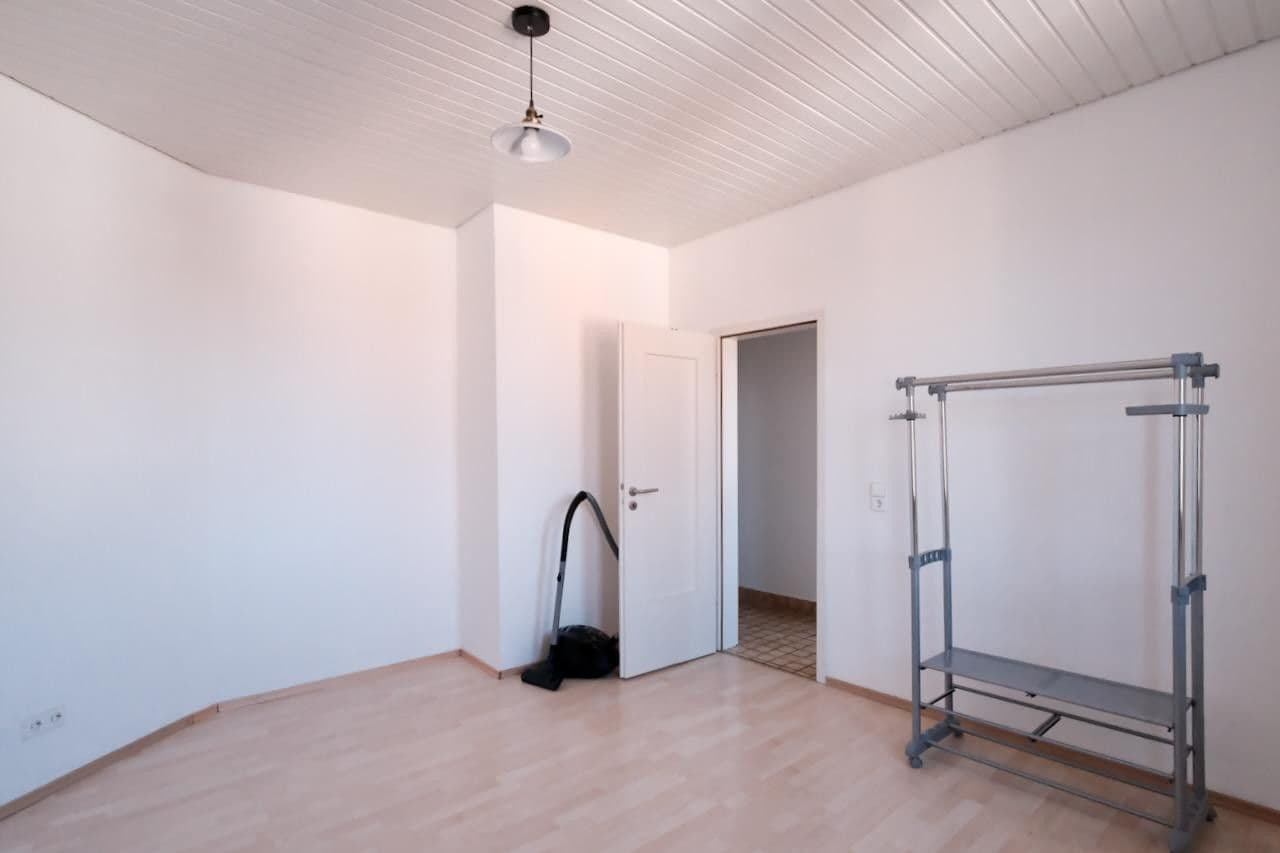 Pronájem bytu 4+1 80 m², Stuttgart, Bádensko-Württembersko Pronájem bytu 4+1 80 m², Stuttgart, Bádensko-Württembersko