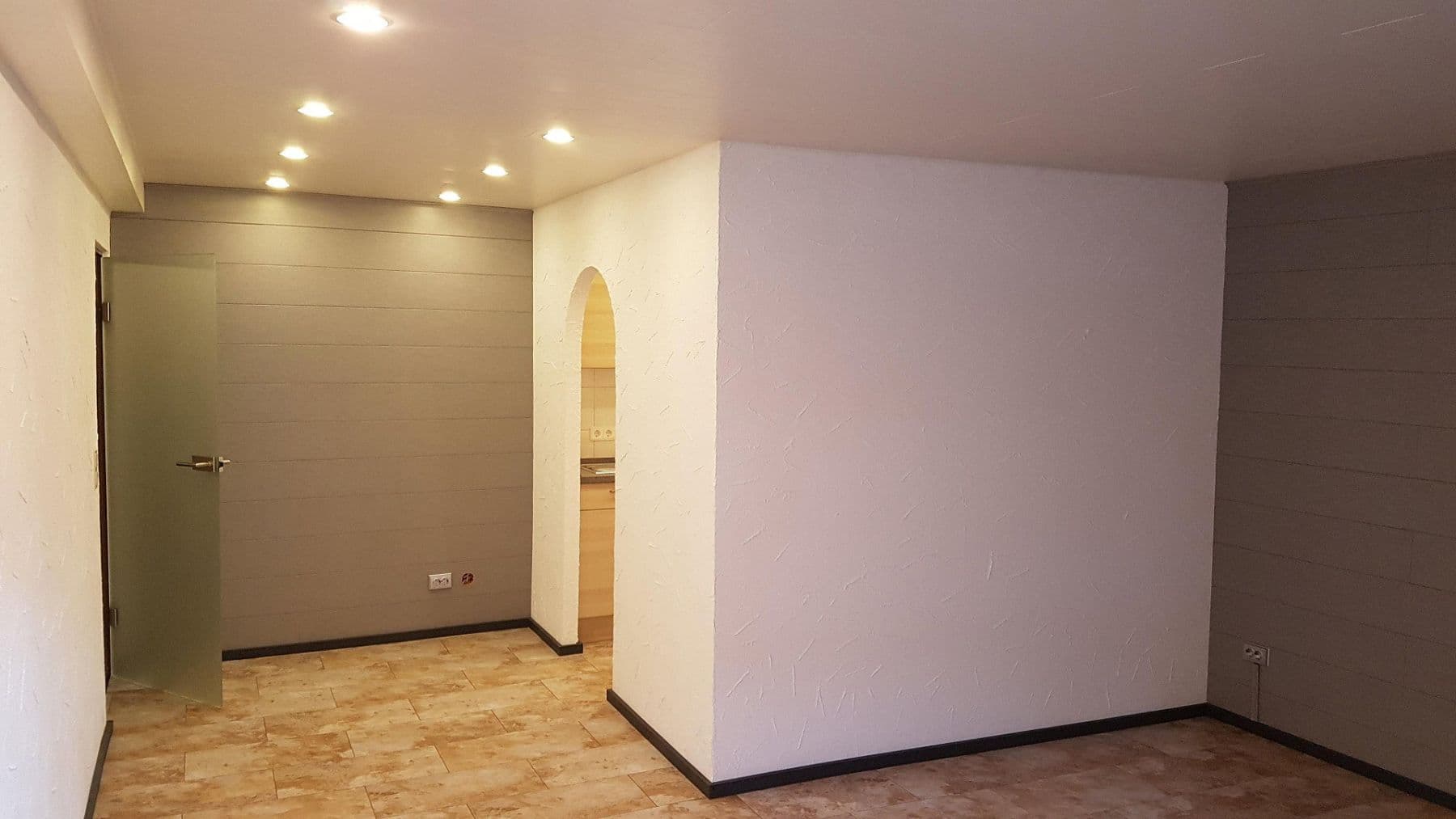 Pronájem bytu 3+1 100 m², Böbingen an der Rems, Bádensko-Württembersko Pronájem bytu 3+1 100 m², Böbingen an der Rems, Bádensko-Württembersko