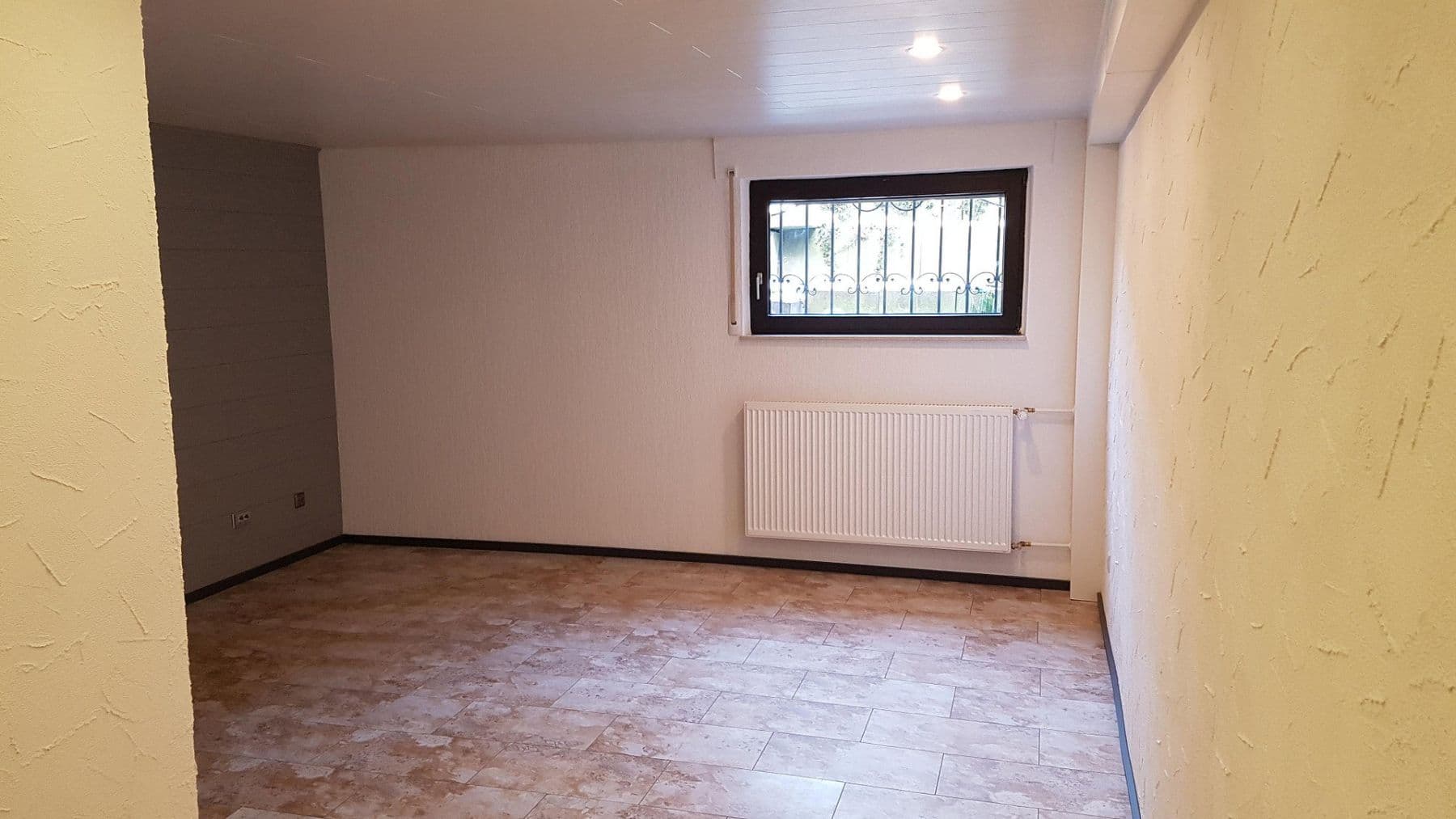 Pronájem bytu 3+1 100 m², Böbingen an der Rems, Bádensko-Württembersko Pronájem bytu 3+1 100 m², Böbingen an der Rems, Bádensko-Württembersko