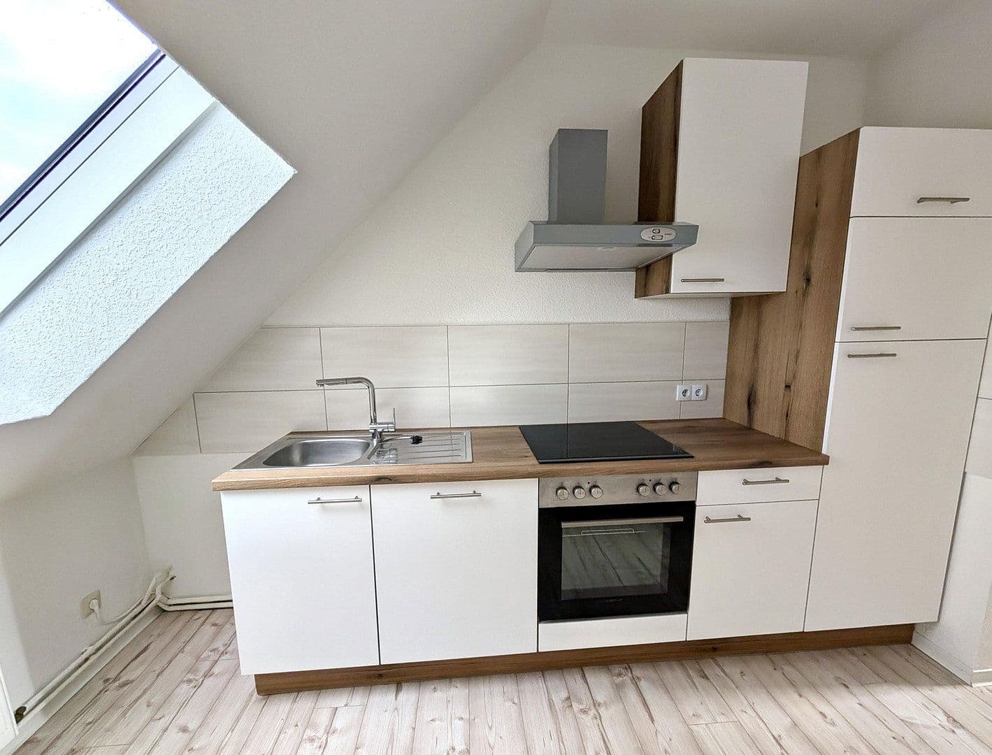 Pronájem bytu 1+1 37 m², Brandenburg, Braniborsko Pronájem bytu 1+1 37 m², Brandenburg, Braniborsko