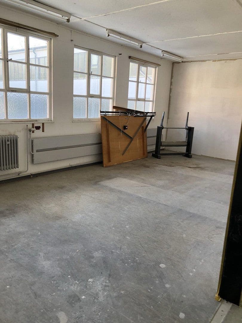 Pronájem nebytového prostoru 1 m², Mittenfeldstr. 6, Göppingen, Bádensko-Württembersko Pronájem nebytového prostoru 1 m², Mittenfeldstr. 6, Göppingen, Bádensko-Württembersko