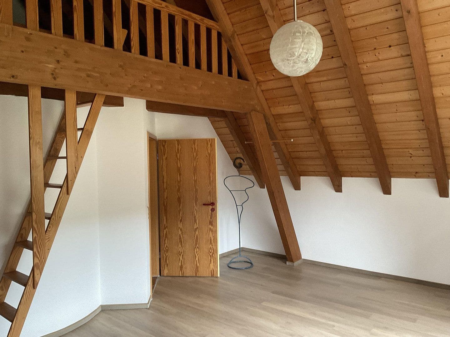 Pronájem bytu 2+1 75 m², Kaiserslautern, Porýní-Falc Pronájem bytu 2+1 75 m², Kaiserslautern, Porýní-Falc