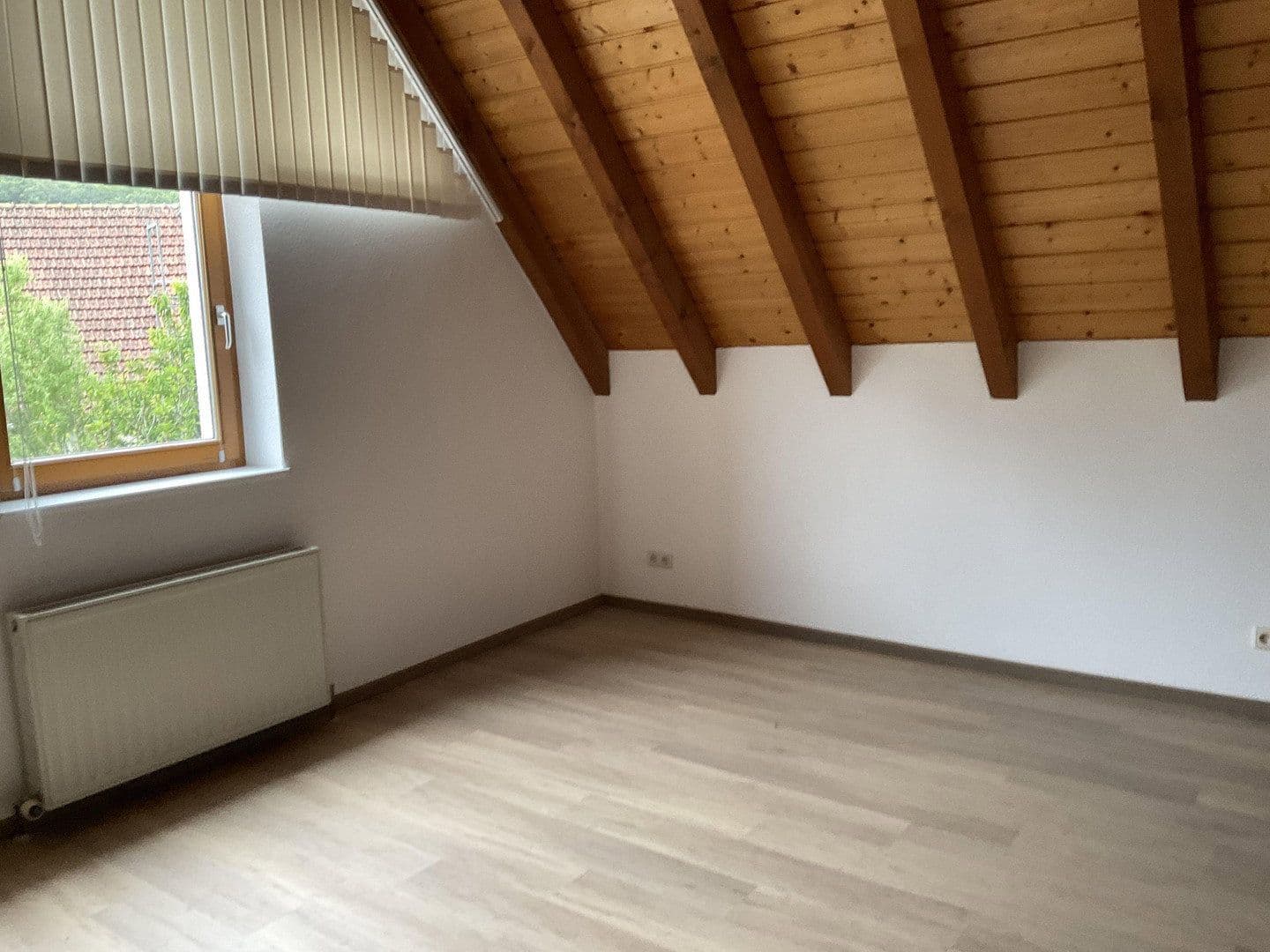 Pronájem bytu 2+1 75 m², Kaiserslautern, Porýní-Falc Pronájem bytu 2+1 75 m², Kaiserslautern, Porýní-Falc