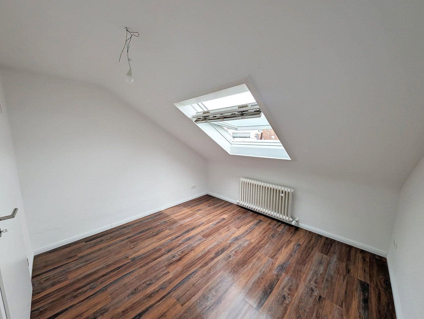 Pronájem bytu 3+1 78 m², Filderstadt, Bádensko-Württembersko Pronájem bytu 3+1 78 m², Filderstadt, Bádensko-Württembersko
