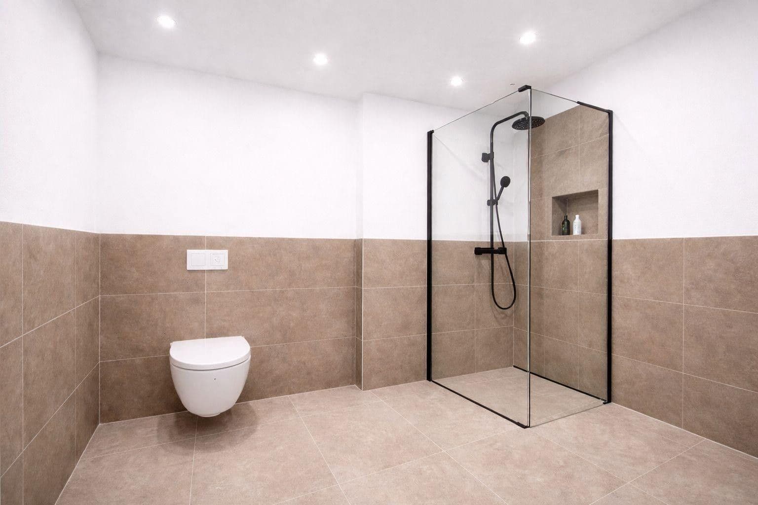 Pronájem kanceláře 110 m², Am Römerhof 16, Münzenberg, Hessen Pronájem kanceláře 110 m², Am Römerhof 16, Münzenberg, Hessen