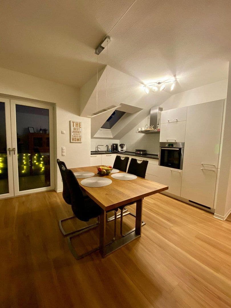 Pronájem bytu 4+1 91 m², Baden-Baden, Bádensko-Württembersko Pronájem bytu 4+1 91 m², Baden-Baden, Bádensko-Württembersko