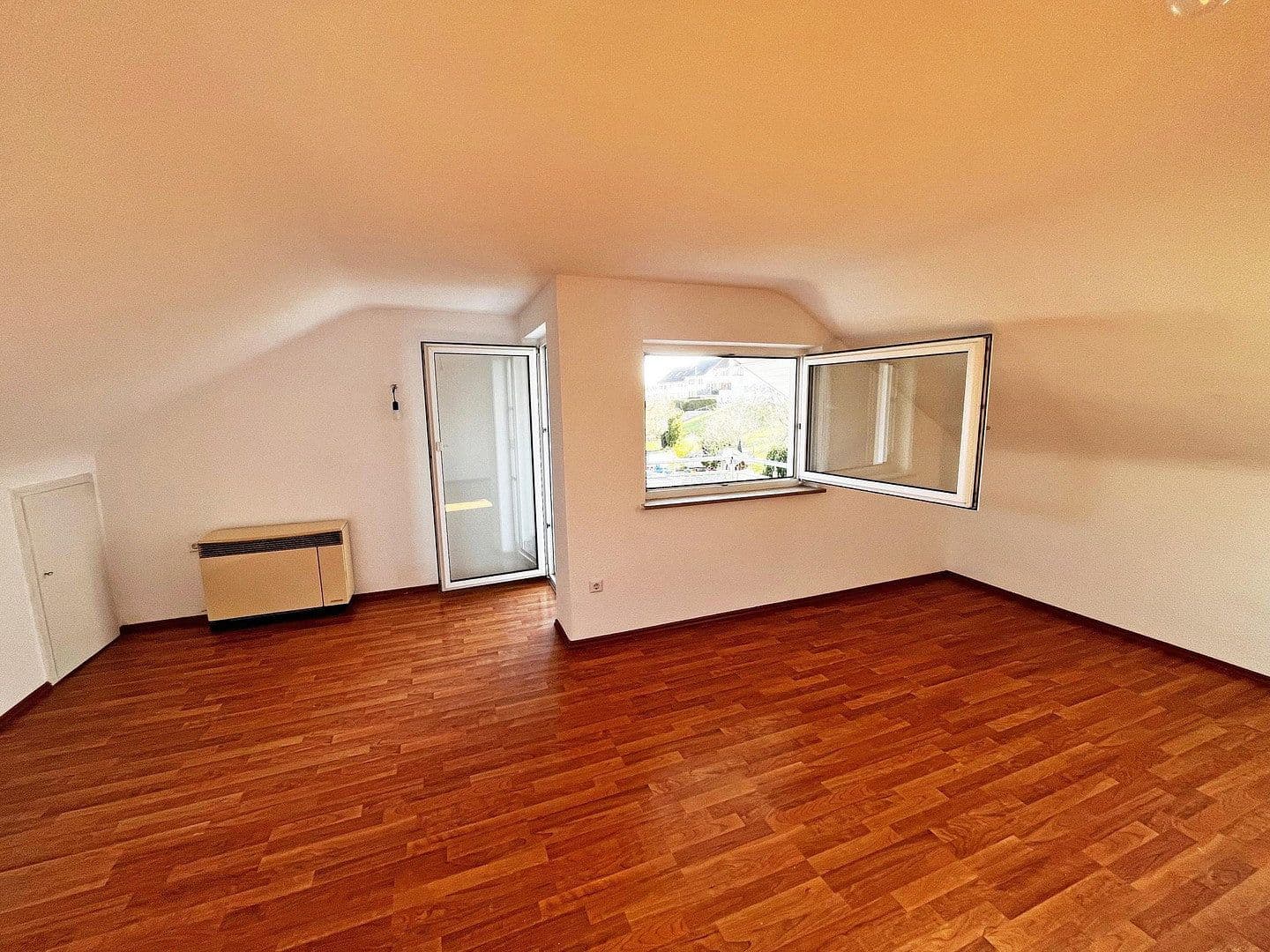 Pronájem bytu 1+kk 38 m², Ostfildern, Bádensko-Württembersko Pronájem bytu 1+kk 38 m², Ostfildern, Bádensko-Württembersko