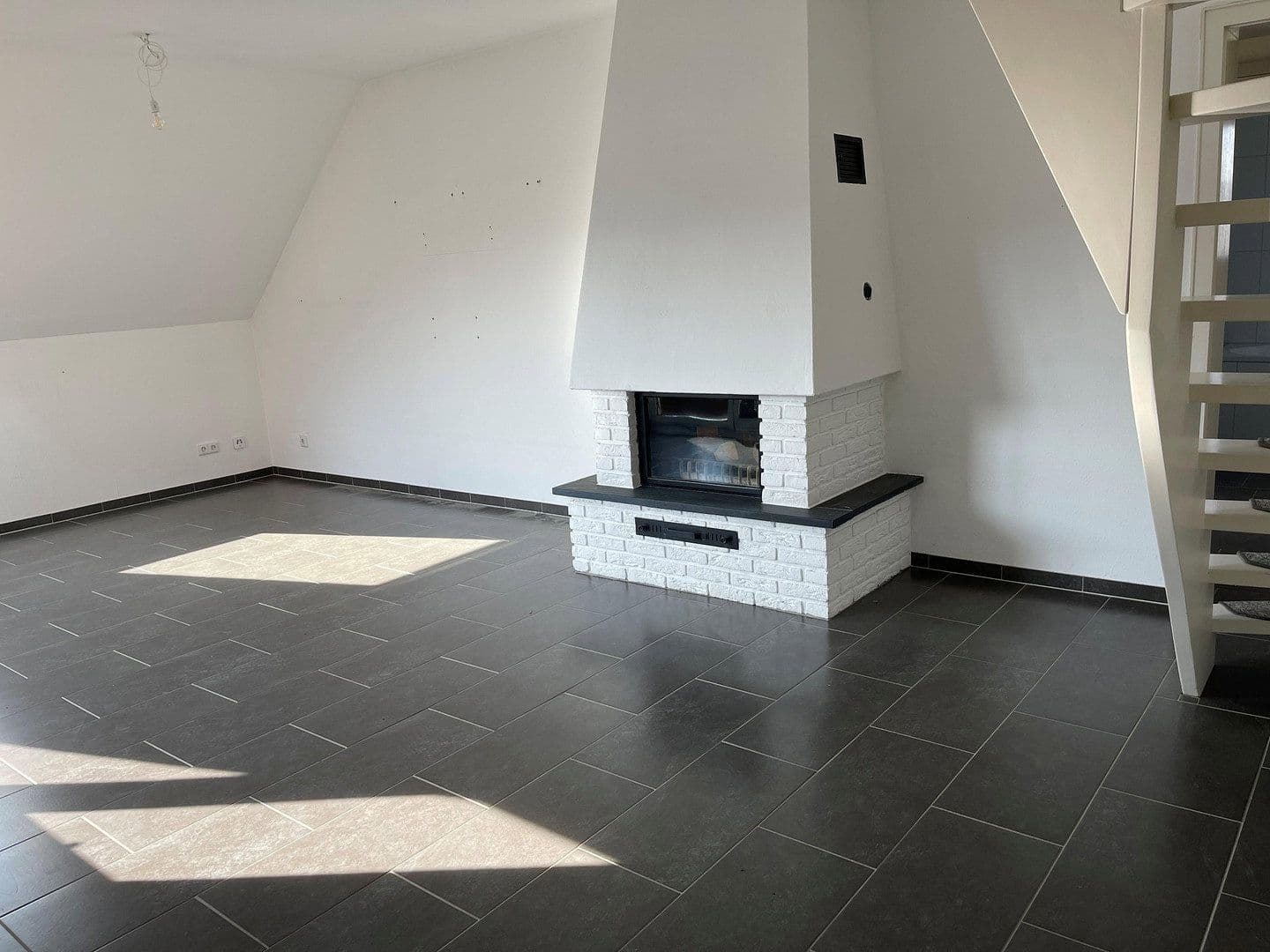 Prodej bytu 3+1 74 m², Arndtstr. 11, Schwelm, Severní Porýní-Vestfálsko Prodej bytu 3+1 74 m², Arndtstr. 11, Schwelm, Severní Porýní-Vestfálsko