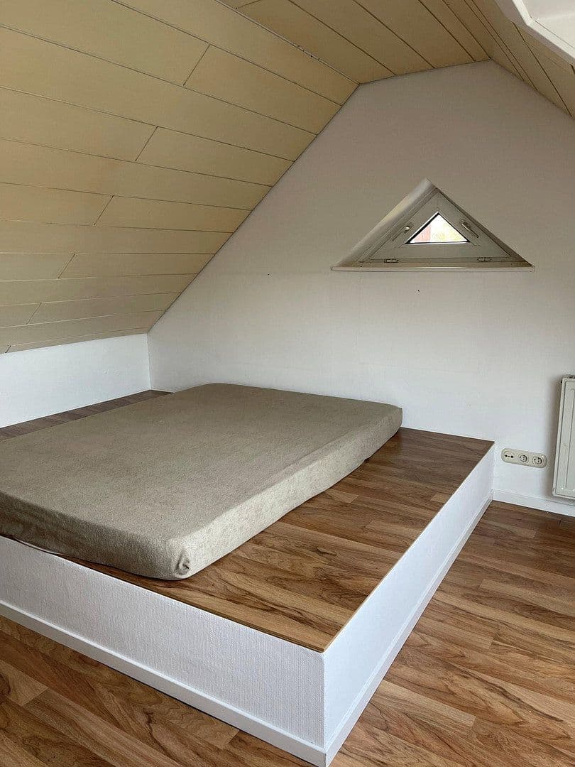 Prodej bytu 3+1 74 m², Arndtstr. 11, Schwelm, Severní Porýní-Vestfálsko Prodej bytu 3+1 74 m², Arndtstr. 11, Schwelm, Severní Porýní-Vestfálsko