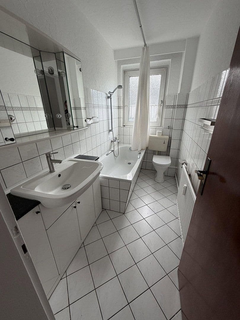 Pronájem bytu 2+1 47 m², Franseckystr. 9, Duisburg, Severní Porýní-Vestfálsko Pronájem bytu 2+1 47 m², Franseckystr. 9, Duisburg, Severní Porýní-Vestfálsko