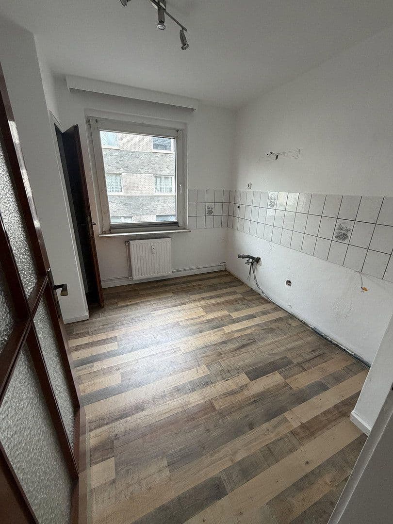 Pronájem bytu 2+1 47 m², Franseckystr. 9, Duisburg, Severní Porýní-Vestfálsko Pronájem bytu 2+1 47 m², Franseckystr. 9, Duisburg, Severní Porýní-Vestfálsko