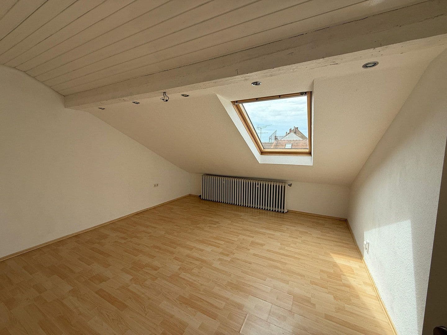 Pronájem bytu 2+1 68 m², Karlsruhe, Bádensko-Württembersko Pronájem bytu 2+1 68 m², Karlsruhe, Bádensko-Württembersko