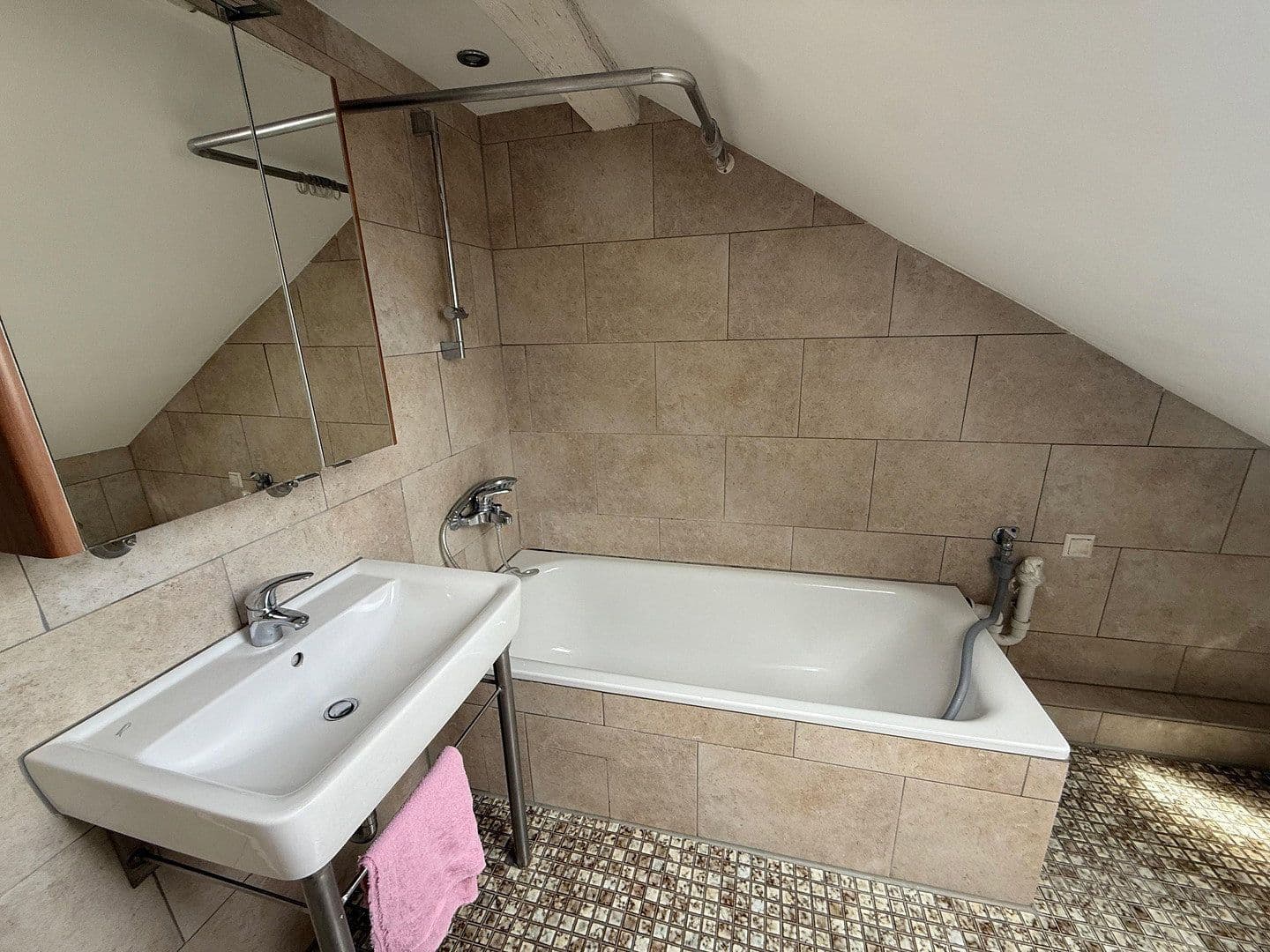 Pronájem bytu 2+1 68 m², Karlsruhe, Bádensko-Württembersko Pronájem bytu 2+1 68 m², Karlsruhe, Bádensko-Württembersko