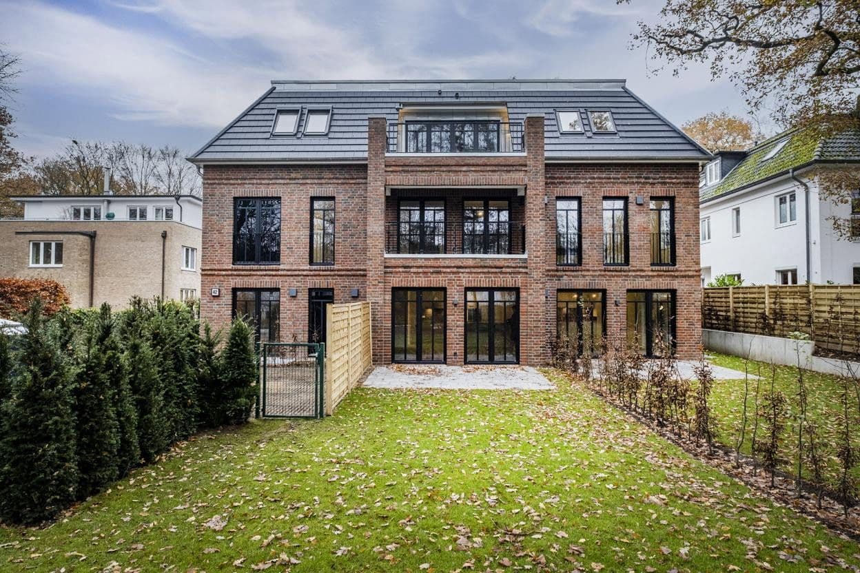 Pronájem bytu 2+1 43 m², Rissener Landstraße 42, Hamburg, Hamburg Pronájem bytu 2+1 43 m², Rissener Landstraße 42, Hamburg, Hamburg