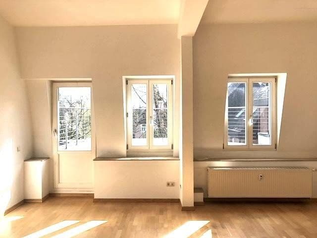 Prodej domu 325 m², pozemek 526 m², Uerdinger Str. 341, Krefld-Bockum, Severní Porýní-Vestfálsko Prodej domu 325 m², pozemek 526 m², Uerdinger Str. 341, Krefld-Bockum, Severní Porýní-Vestfálsko