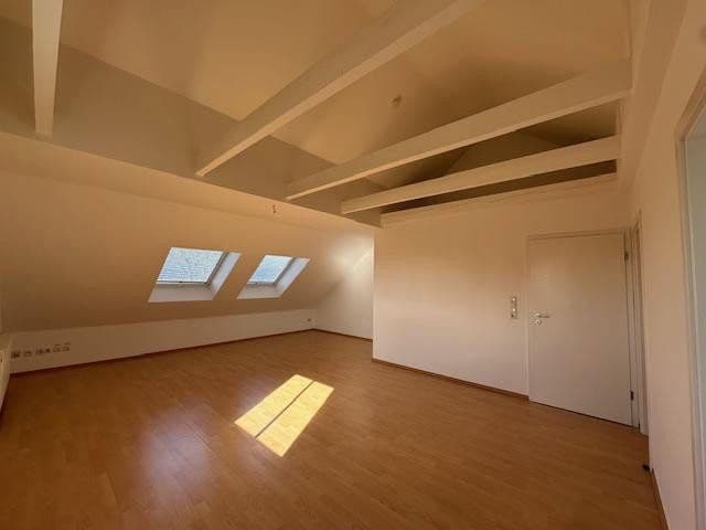 Prodej domu 161 m², pozemek 323 m², Eschborn, Hessen Prodej domu 161 m², pozemek 323 m², Eschborn, Hessen