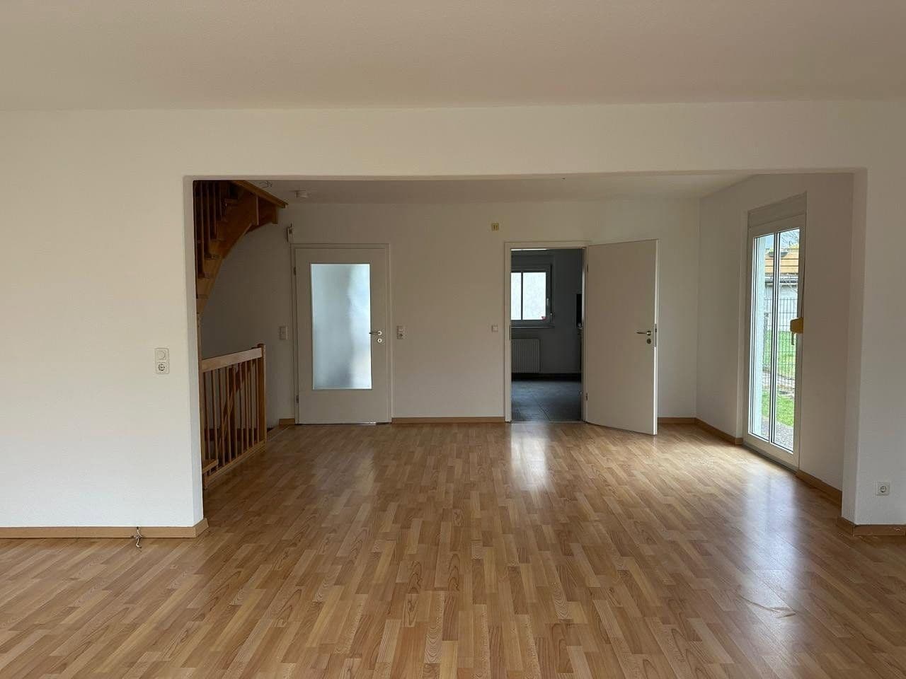Prodej domu 161 m², pozemek 323 m², Eschborn, Hessen Prodej domu 161 m², pozemek 323 m², Eschborn, Hessen