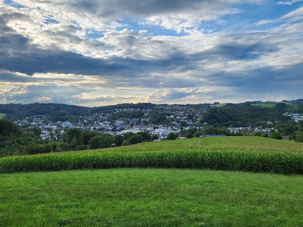 Prodej domu 205 m², pozemek 333 m², Warth 10a, Overath, Severní Porýní-Vestfálsko Prodej domu 205 m², pozemek 333 m², Warth 10a, Overath, Severní Porýní-Vestfálsko