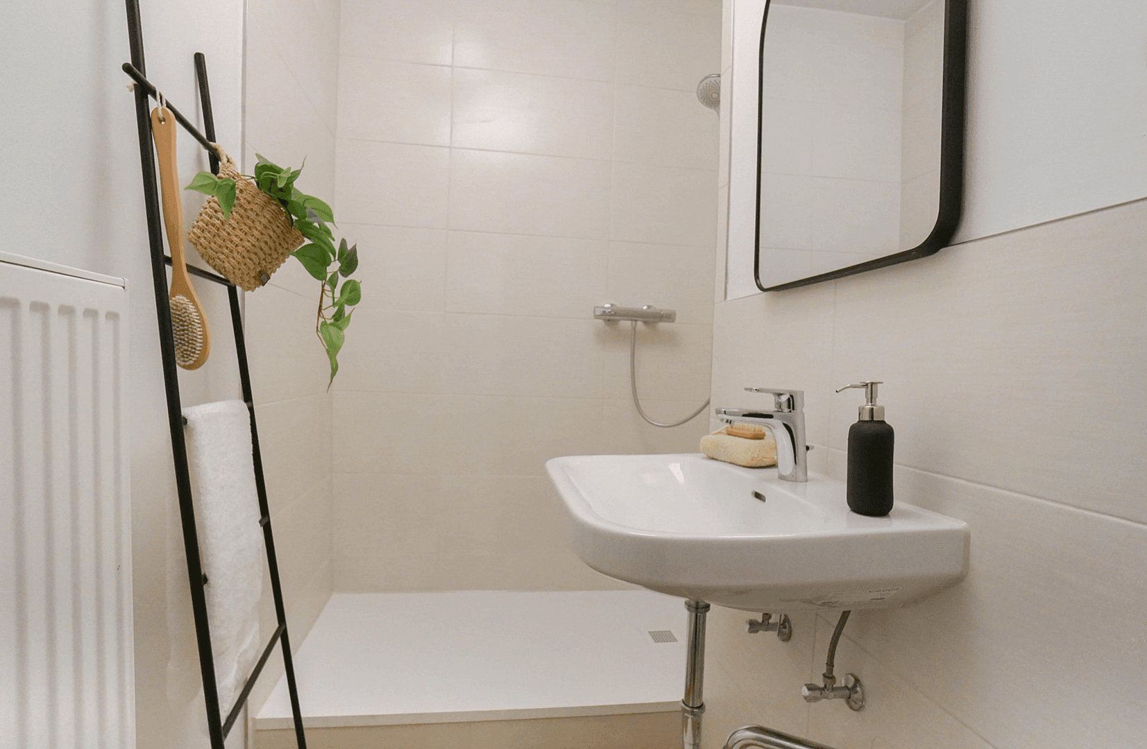 Pronájem bytu 3+1 71 m², Bremerhaven, Bremen Pronájem bytu 3+1 71 m², Bremerhaven, Bremen