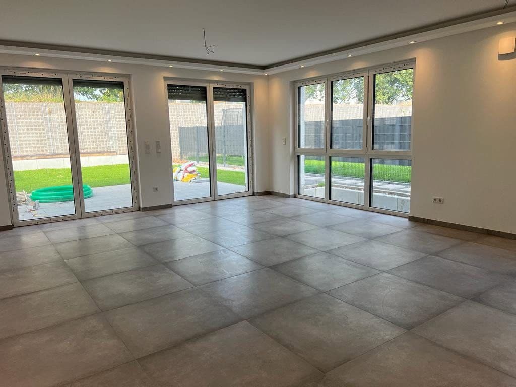 Pronájem domu 230 m², pozemek 300 m², Neuberg, Hessen Pronájem domu 230 m², pozemek 300 m², Neuberg, Hessen