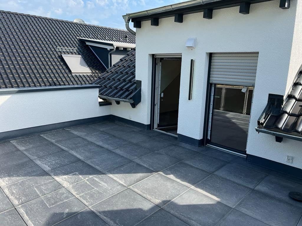 Pronájem domu 230 m², pozemek 300 m², Neuberg, Hessen Pronájem domu 230 m², pozemek 300 m², Neuberg, Hessen